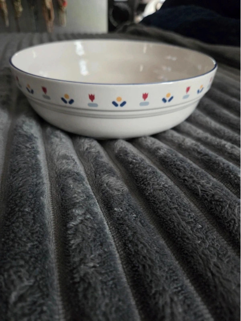 1980s ceramic mixing/baking bowl